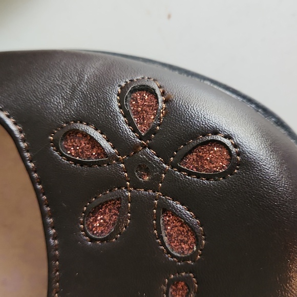 Laura Ashley Mary jane style shoes - Picture 2 of 5